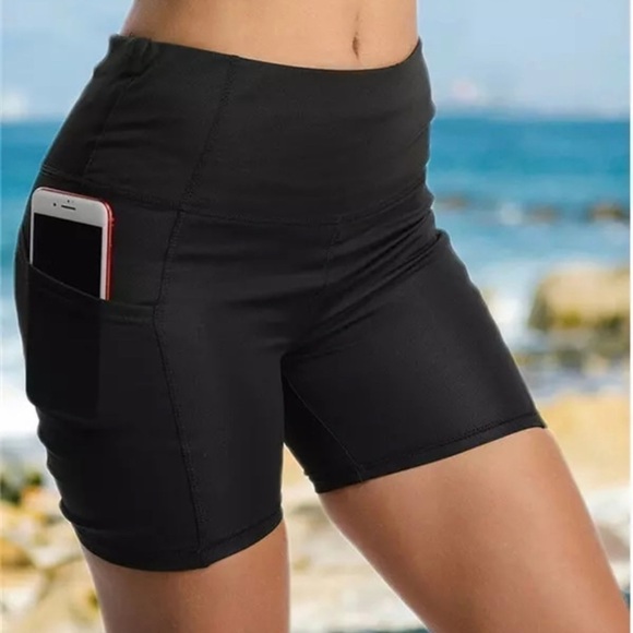 Black Workout Shorts w/Pockets - Picture 2 of 3